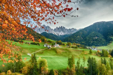 Fototapete Rund Schöne Landschaft der italienischen Dolomiten - Santa Maddalena © Piotr Krzeslak