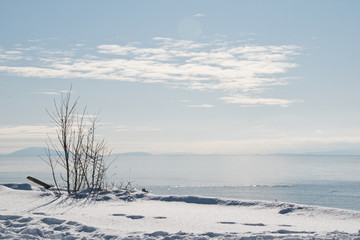 Hiking at snowy Crescent beach in Vancouver