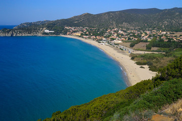 Fototapeta na wymiar Vista della spiaggia di Solanas
