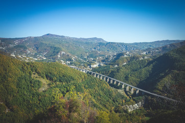 viadotto in montagna