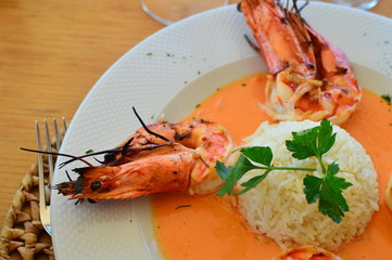 grilled shrimp with lemon