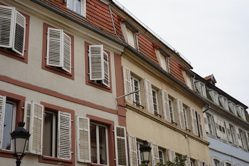 Fototapeta na wymiar Hausfassaden in der Altstadt von Wissembourg