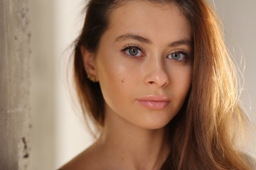 Obraz premium Beautiful young female brunette model