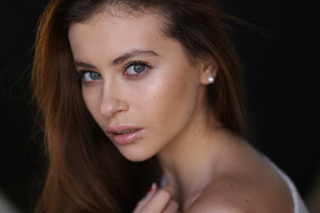 Obraz premium Beautiful young female brunette model