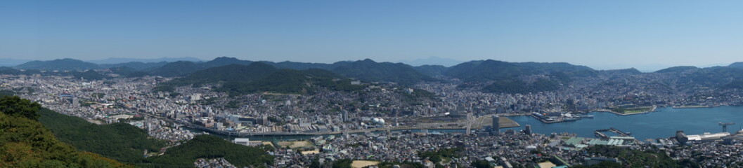 Obraz premium Aerial panorama of Nagasaki city from the mount Inasa observation platform, Kyushu, Japan.