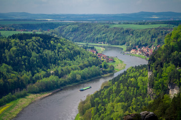 Fototapeta na wymiar river Elbe, National park Saxon Switzerland