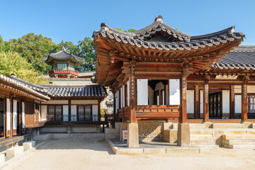 Obraz premium Awesome view of courtyard of the Nakseonjae Complex, Seoul
