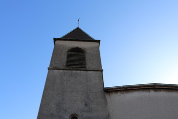Eglise catholique Saint Hippolyte dans le village de Chuzelles - Département de l'Isère - France 