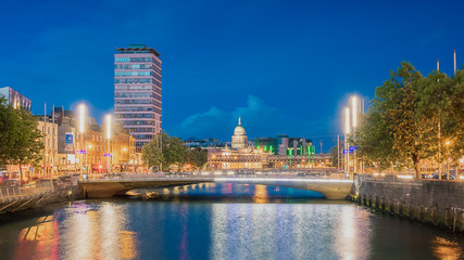 Naklejka premium Dublin à l'heure bleue