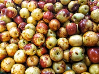 apples in the market