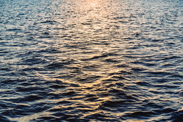 Meer mit Sonnenstrahlen