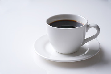tasse de café isolé sur blanc