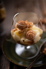 Amaretti tiramisu trifles