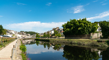 Fototapeta na wymiar the river Laita and smalltown of Quimperle in southern Brittany