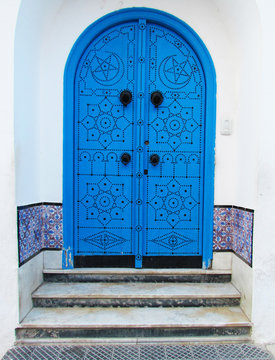 Tunisian blue door 