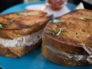 Grilled tuna sandwich
