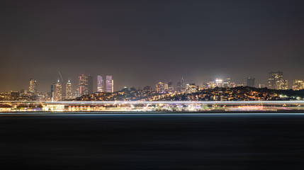 Fototapeta na wymiar night waterfront view of the city