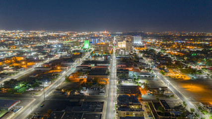 Fototapeta premium Darkness Before Sunrise Aerial Perspective Downtown City Skyline Albuquerque New Mexico