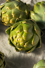Obraz premium Raw Green Organic Artichokes