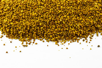 Naklejka premium group of bee pollen on white background