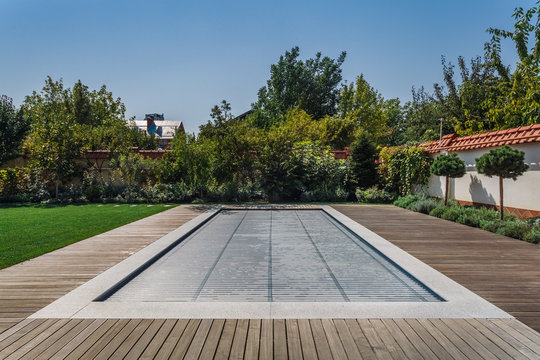 Span for pool. Rolling coating. Pool protection. Rollete. Security. Pure water. Pool protection system.