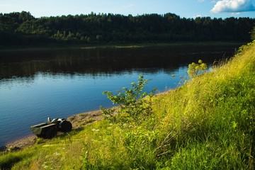 на берегу реки