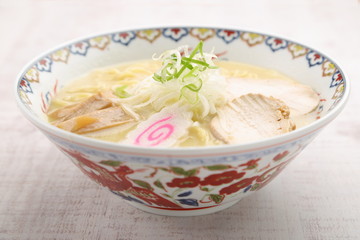 鶏白湯ラーメン