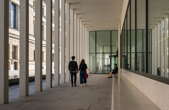 James Simon Galerie