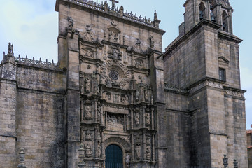 Obraz premium Pontevedra, GALICIA, SPAIN - AUGUST 14, 2019: Basilica Santa Maria a Maior
