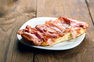a simple sandwich with bacon