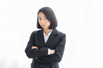 怒る女性　ビジネス