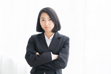 怒る女性　ビジネス