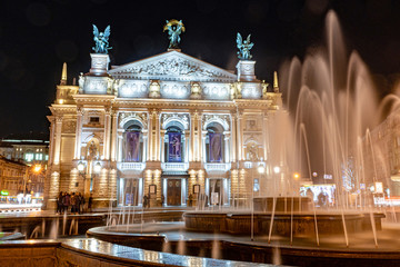 Fototapeta premium Lviv opera theater at night, night view of lviv opera theater, Lviv, Lvov, Ukraine