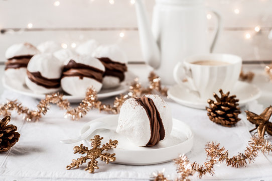 Huge Meringue Kisses