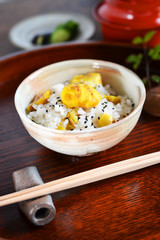 秋の味覚、栗ご飯