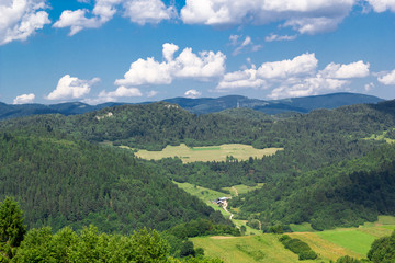 Fototapeta na wymiar Lažna skala, Jarmuta Mount and Radziejowej Range at Background. View from near pod Plašnou, Pieniny, Slovakia.