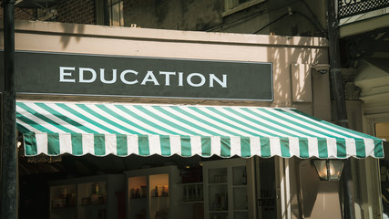 Naklejka premium Street Sign to Education