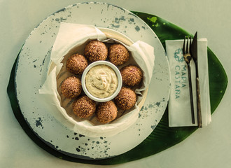 LIGHTWEIGHT CROQUETTES FOOD