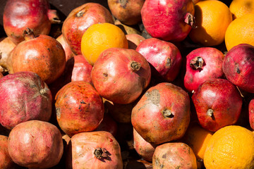 Background iz fruit ripe pomegranates shot closeup