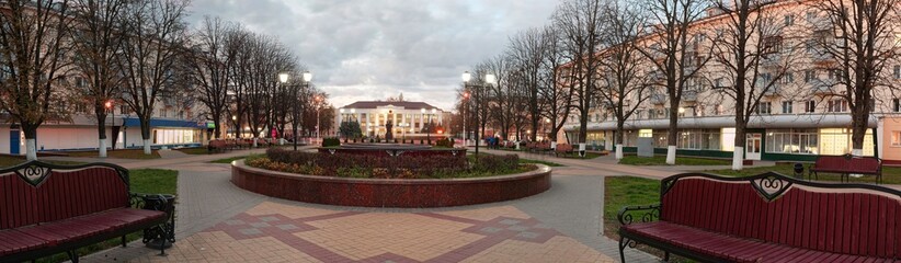 Obraz premium GOMEL, BELARUS - OCTOBER 29, 2019: Victory Square. Regional library named after Lenin