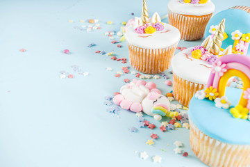 Cute unicorn cupcakes © ricka_kinamoto