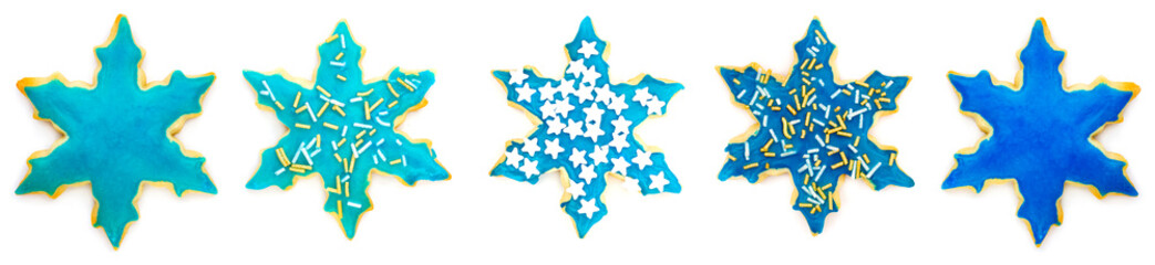 blaue Sterne (Kekse) liegt auf weißem Hintergrund