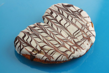 chocolate palm tree black and white, is a sweet of black and white chocolate palm tree, it is a sweet of puff pastry and chocolate