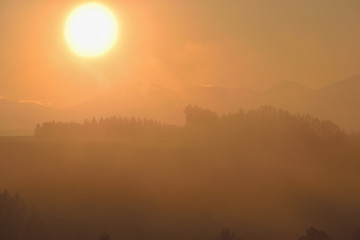 美瑛　三栄の丘と朝日