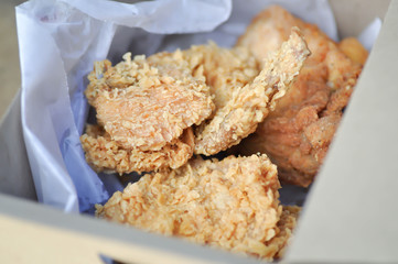 fried chicken, deep fried chicken in the box