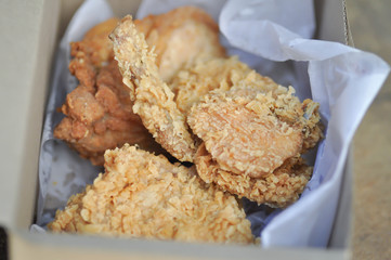fried chicken, deep fried chicken in the box