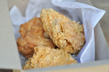 fried chicken, deep fried chicken in the box
