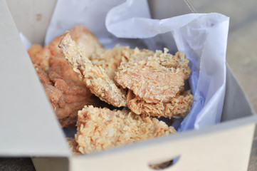 fried chicken, deep fried chicken in the box