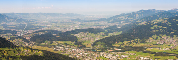 Vorarlberger Unterland von oben (riesiges Panorama)