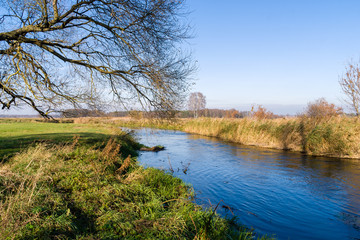 Dolina rzeki Supraśl, jesienny dzień nad rzeką Supraśl, Podlasie, Polska © podlaski49